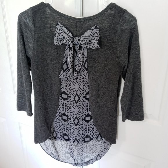 blushed gray high low top with bow on the back - Picture 3 of 6